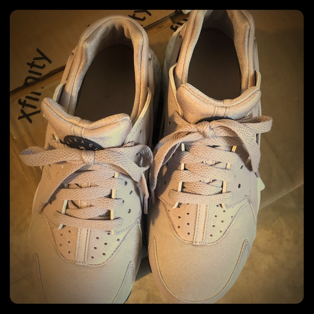 NEW Nike Huarache Rose pink 5.5y